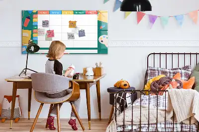 Beschreibbare Magnettafel mit Stundenplan