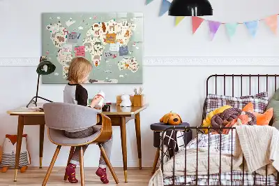 Beschreibbare Magnettafel in Form einer Tierweltkarte