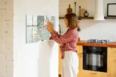 Beschreibbare Magnettafel in Form einer Tierweltkarte