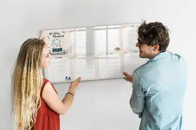Wochenplaner mit magnetischer Schreibfläche