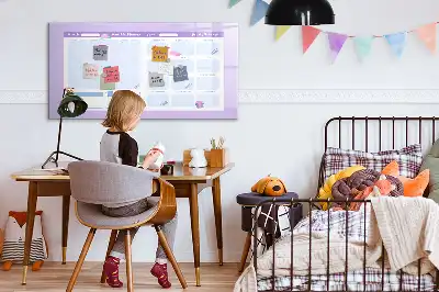 Beschreibbare Magnettafel als Jahresplaner in Rosa