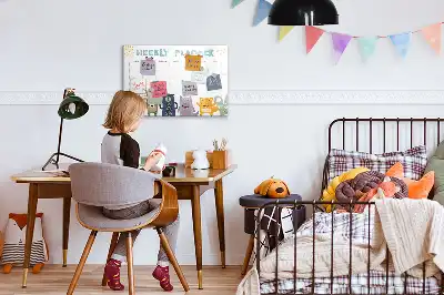 Beschreibbare Magnettafel als Wochenplaner für Kinder