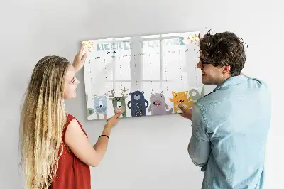 Beschreibbare Magnettafel als Wochenplaner für Kinder