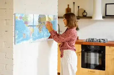 Politische Weltkarte mit magnetischer Schreiboberfläche