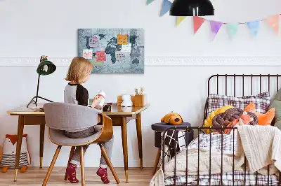 Schreib-Magnettafel mit Motiv einer gemalten Weltkarte