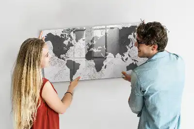 Beschreibbare Magnettafel mit Weltkarte auf Beton