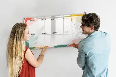 Beschreibbare Magnettafel als praktischer Wochenplaner