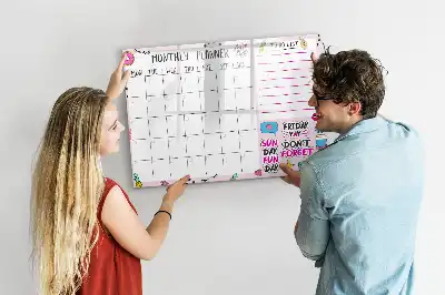 Beschreibbare Magnettafel als Monatsplaner