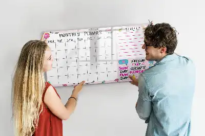 Beschreibbare Magnettafel als Monatsplaner