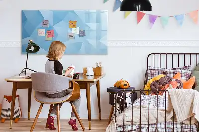 Schreib-Magnettafel mit abstraktem Dreieck-Motiv