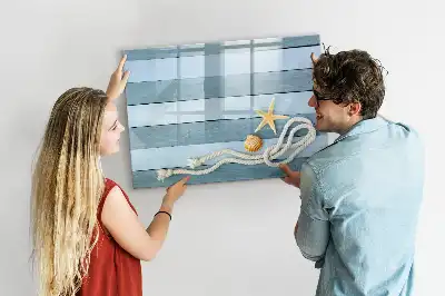 Beschreibbare Magnettafel mit Motiv Bretter mit Pflanzen und Muscheln