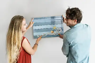 Beschreibbare Magnettafel mit Motiv Bretter mit Pflanzen und Muscheln