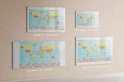 Geografische Weltkarte als beschreibbare Magnettafel