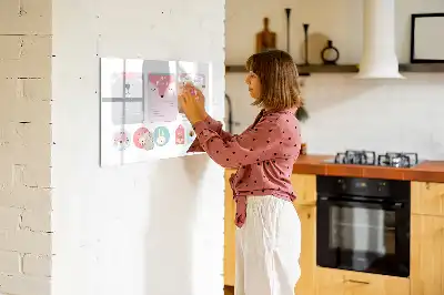 Beschreibbare Magnettafel mit fröhlichen Lesezeichen