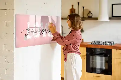 Beschreibbare Magnettafel mit dem Text Liebe dich selbst