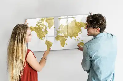 Beschreibbare Magnettafel in Form einer goldenen Weltkarte
