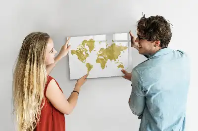 Beschreibbare Magnettafel in Form einer goldenen Weltkarte