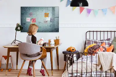 Beschreibbare Magnettafel im Design einer Vintage-Karte