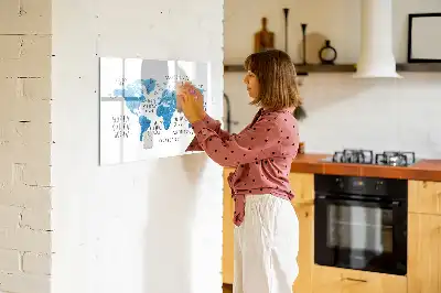 Schreib-Magnettafel in Form einer blauen Weltkarte