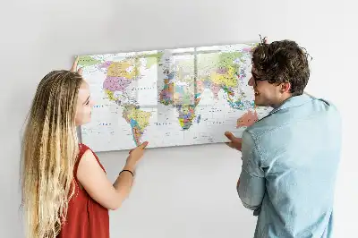 Schreibbare Magnettafel in Form einer Weltkarte