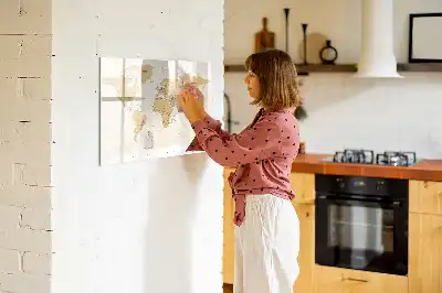 Politische Weltkarte als beschreibbare Magnettafel