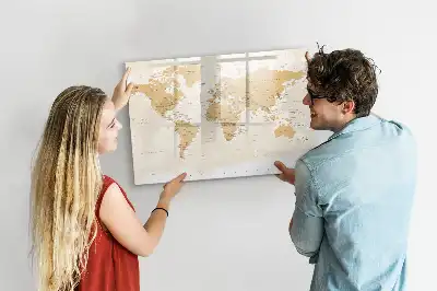 Politische Weltkarte als beschreibbare Magnettafel