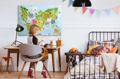 Kulturelle Weltkarte als beschreibbare Magnettafel