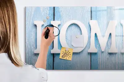 Beschreibbare Magnettafel im Design Text Zuhause