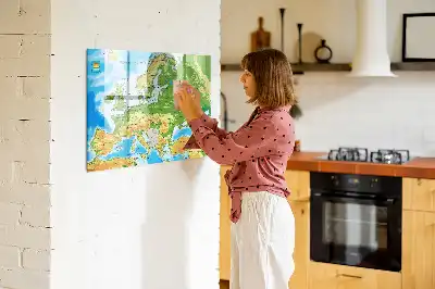 Geografische Weltkarte als beschreibbare Magnettafel