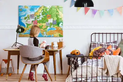 Geografische Weltkarte als beschreibbare Magnettafel