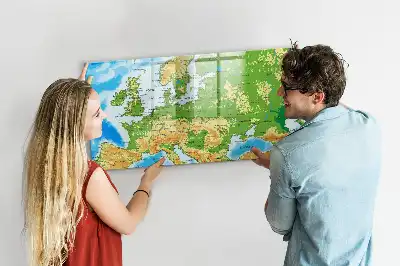 Geografische Weltkarte als beschreibbare Magnettafel