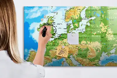Geografische Weltkarte als beschreibbare Magnettafel