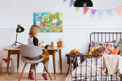 Geografische Weltkarte als beschreibbare Magnettafel