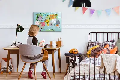 Beschreibbare Magnettafel mit Tier-Weltkarte