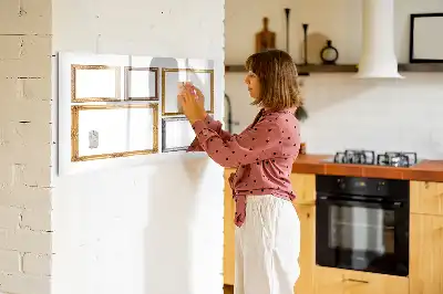 Beschreibbare Magnettafel mit goldenem Rahmen