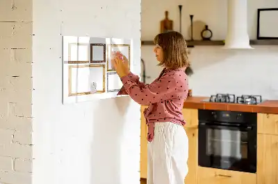 Beschreibbare Magnettafel mit goldenem Rahmen