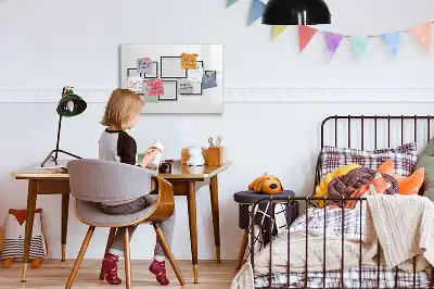 Magnetische Schreibtafel mit schwarzem Rahmen