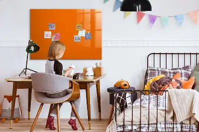 Schreib-Magnettafel in der Farbe Orange