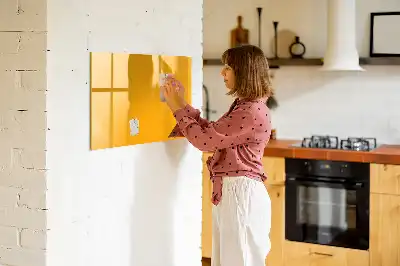 Beschreibbare Magnettafel in Goldgelb
