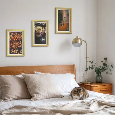 Bilderwand Vintage-Romantik mit Blumen, Wein und Violine