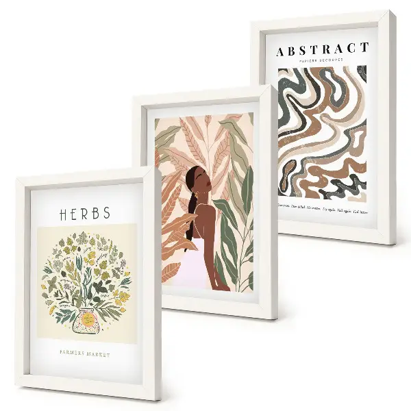 Bilderwand mit minimalistischen Postern in Boho-Ästhetik und Pastellfarben