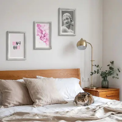 Bilderset mit Rahmen mit Abstraktion in Aquarell, inspirierendem Slogan und antiker Skulptur