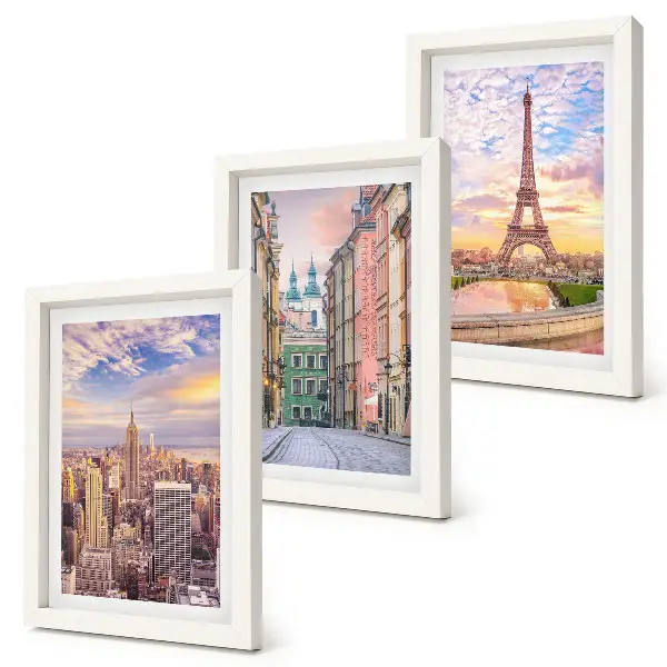 Bilderwand mit dem Blick auf die Städte New York, Paris und Warschau in der Abenddämmerung