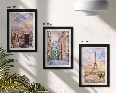 Bilderwand mit dem Blick auf die Städte New York, Paris und Warschau in der Abenddämmerung