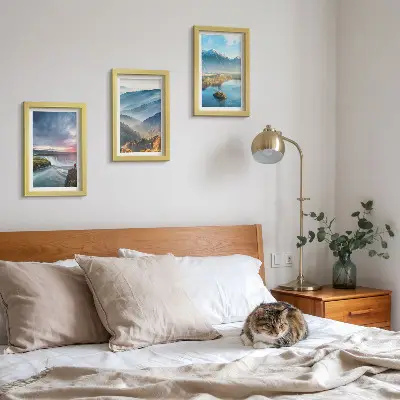 Bilderwand mit malerischen Berglandschaften und Wasserfällen in der Natur