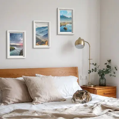 Bilderwand mit malerischen Berglandschaften und Wasserfällen in der Natur