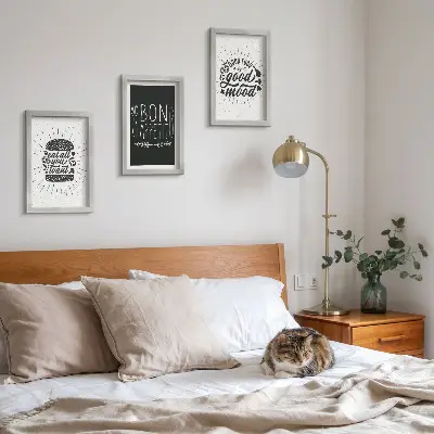 Bilderwand mit Grafiken und Slogans rund ums Thema Essen und Kulinarik