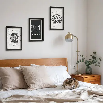 Bilderwand mit Grafiken und Slogans rund ums Thema Essen und Kulinarik
