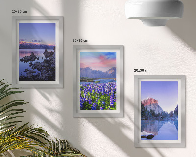 Bilderset mit rahmen Berglandschaften mit Wasser, Himmel und einer Blumenwiese