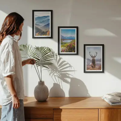 Fototapete Berglandschaft mit einem See und Hirschen in der Natur